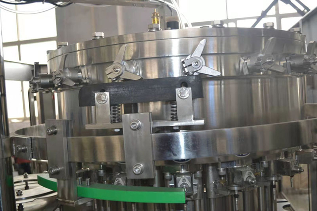 Máquina de embalagem de preenchimento de bebida carbonatada em garrafa de estimação
