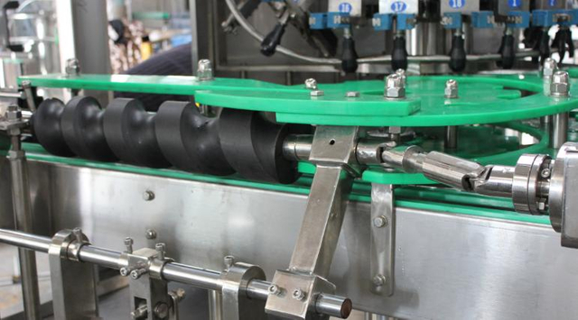 Máquina de enchimento de bebida carbonatada 2000-3000 BPH 